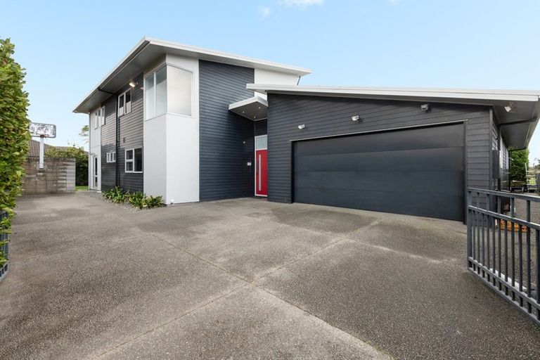 Photo of property in 115 Oriental Parade, Papamoa Beach, Papamoa, 3118