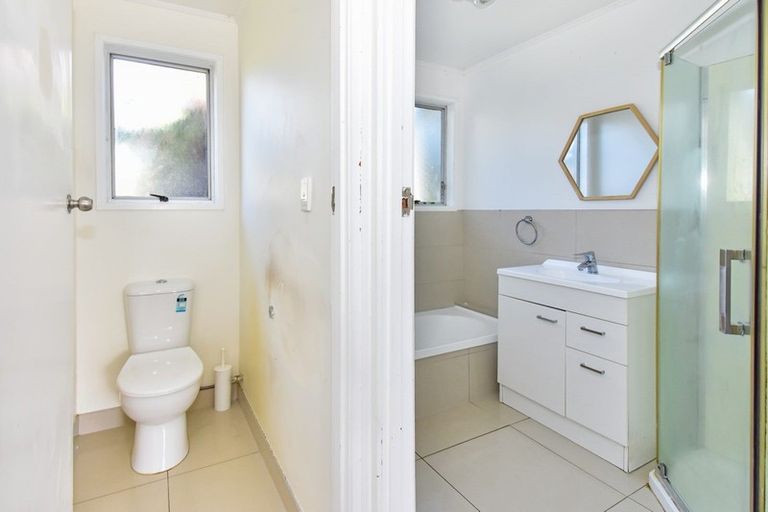 Photo of property in 31 Becker Drive, Weymouth, Auckland, 2103
