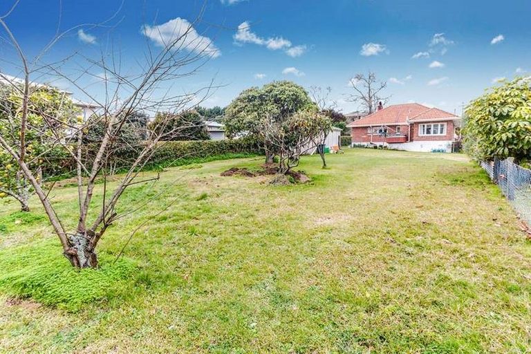 Photo of property in 12 Ryburn Road, Mount Wellington, Auckland, 1062