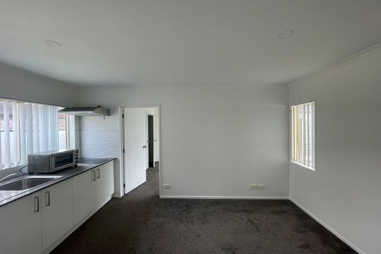Photo of property in 9 Cambrian Crescent, Flat Bush, Auckland, 2016