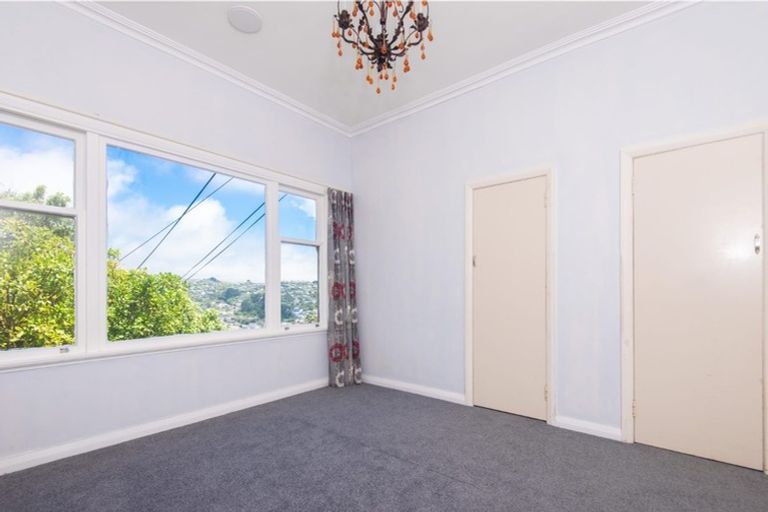 Photo of property in 27 Chesterton Street, Johnsonville, Wellington, 6037
