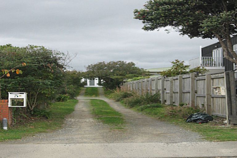 Photo of property in 5 Newry Road, Raumati Beach, Paraparaumu, 5032