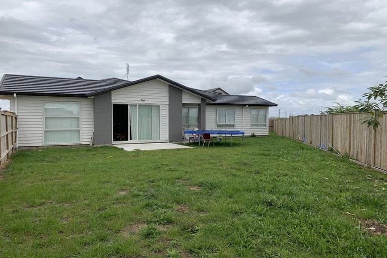 Photo of property in 17 Kapia Drive, Takanini, 2112