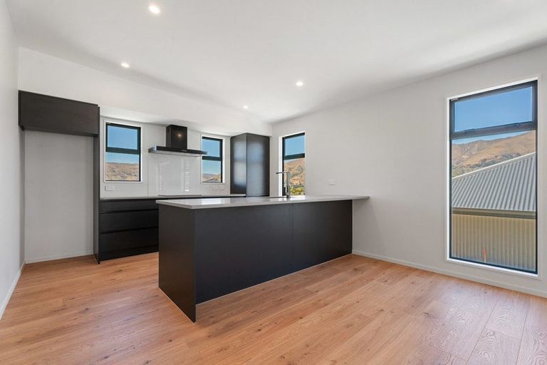 Photo of property in 2 Tuohy Lane, Wanaka, 9305