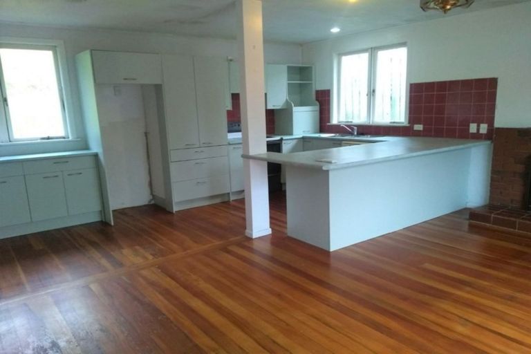 Photo of property in 34 Woodside Avenue, Northcote, Auckland, 0627