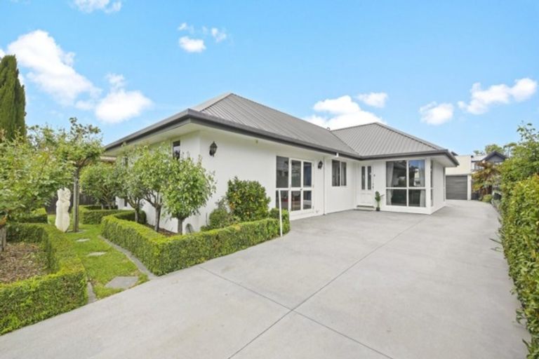 Photo of property in 335 Hendersons Road, Hoon Hay, Christchurch, 8025