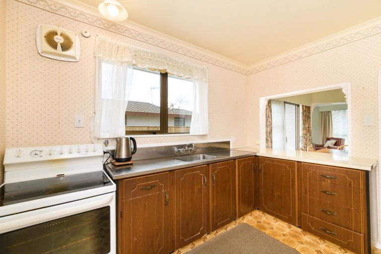 Photo of property in 1a Lowestoft Place, West End, Palmerston North, 4412