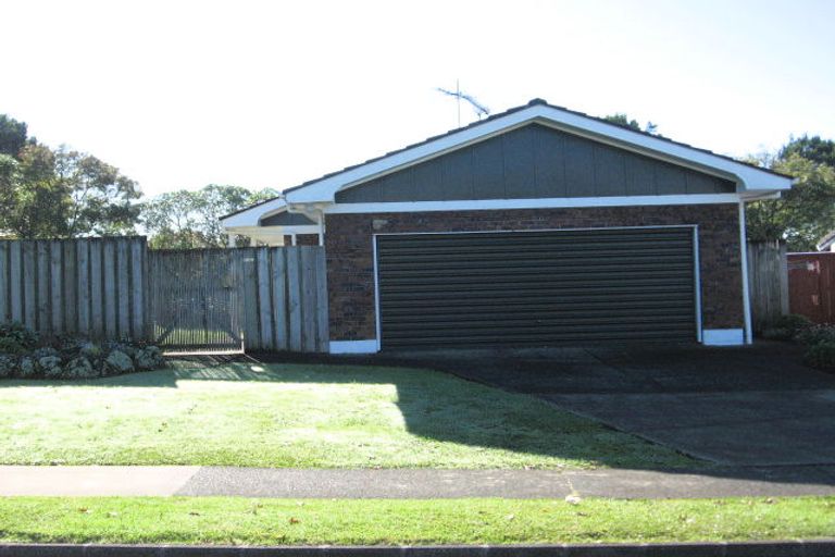 Photo of property in 42 Cascades Road, Pakuranga Heights, Auckland, 2010