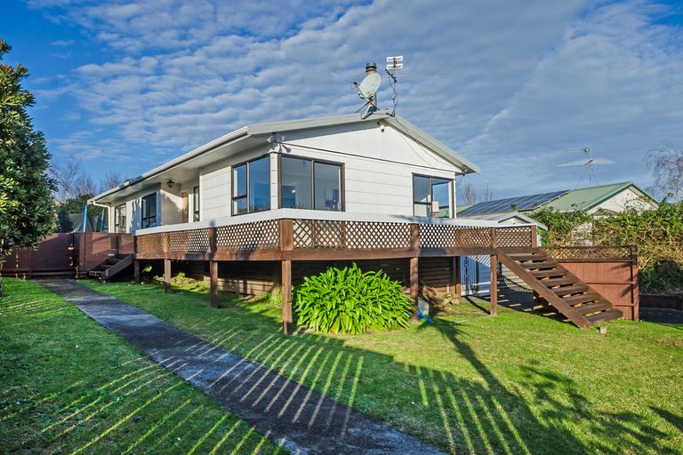 Photo of property in 199 Carnoustie Drive, Wattle Downs, Auckland, 2103