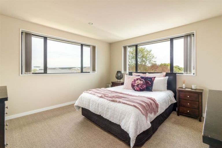 Photo of property in 7 Stoneleigh Green, Parklands, Christchurch, 8083