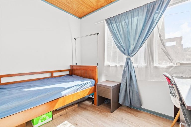 Photo of property in 347a Triangle Road, Massey, Auckland, 0614