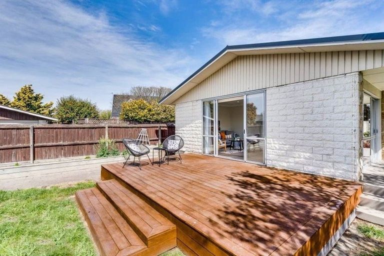 Photo of property in 48 Kent Lodge Avenue, Avonhead, Christchurch, 8042