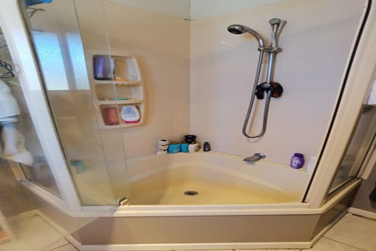 Photo of property in 395 Bucklands Beach Road, Bucklands Beach, Auckland, 2012