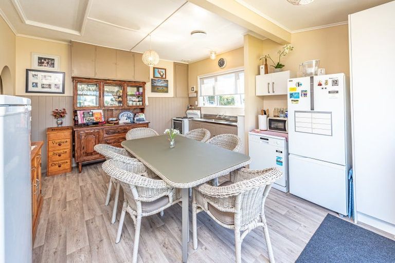 Photo of property in 6 Kamahi Street, Castlecliff, Whanganui, 4501