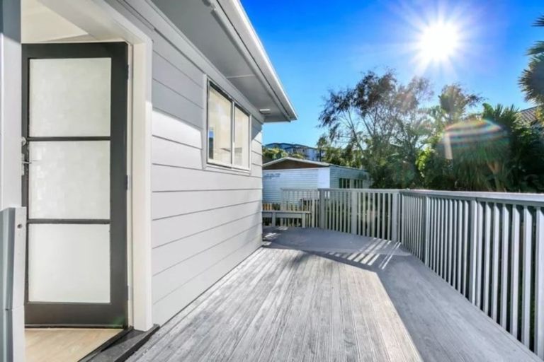 Photo of property in 15 Jayne Place, Torbay, Auckland, 0630