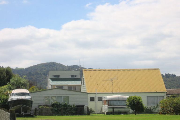 Photo of property in 18 Hereford Place, Waihi Beach, 3611