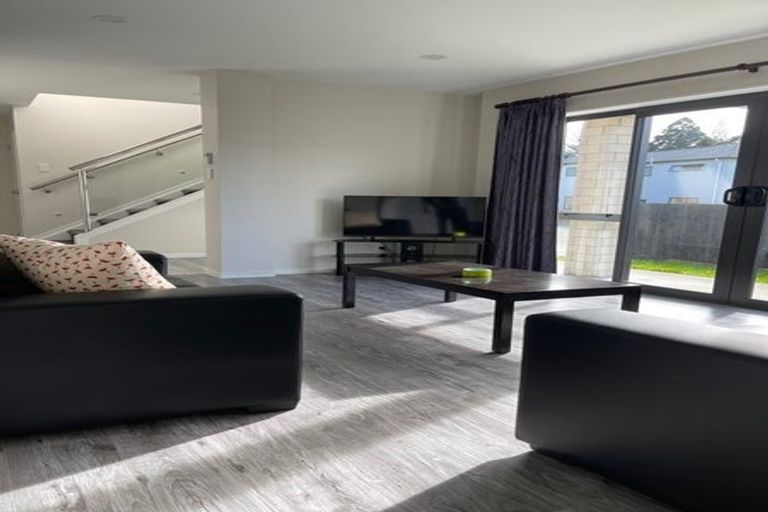 Photo of property in 12 Han Court, Glen Eden, Auckland, 0602