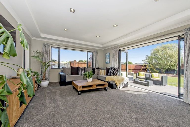 Photo of property in 2 Goldie Place, Rolleston, 7614