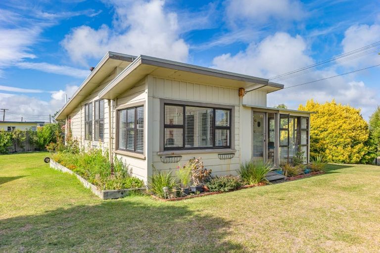 Photo of property in 31 Shortt Street, Foxton Beach, Foxton, 4815