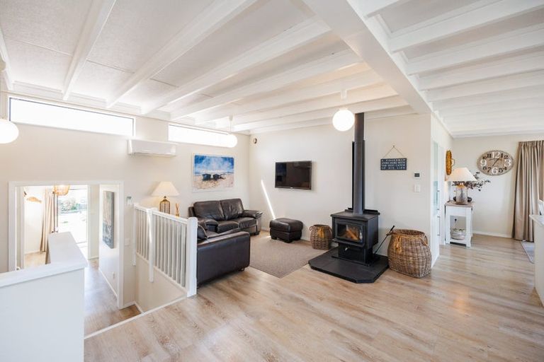 Photo of property in 8 Roore Street, Foxton Beach, Foxton, 4815