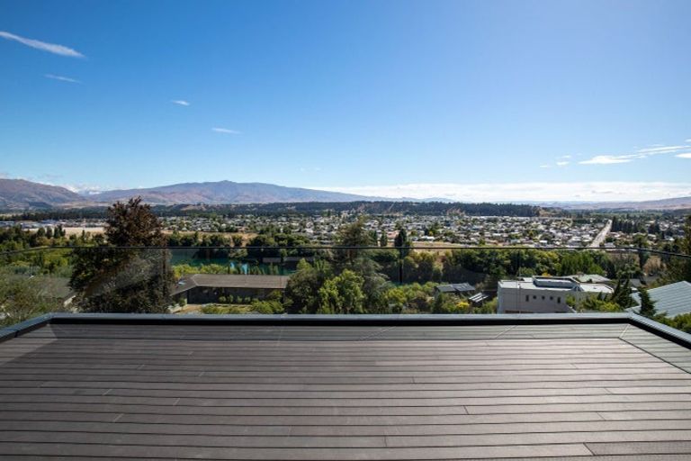 Photo of property in 10 Hawkdun Place, Bridge Hill, Alexandra, 9320