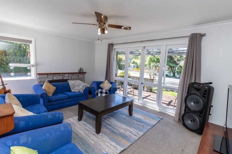 Photo of property in 112 Oriel Avenue, Tawa, Wellington, 5028