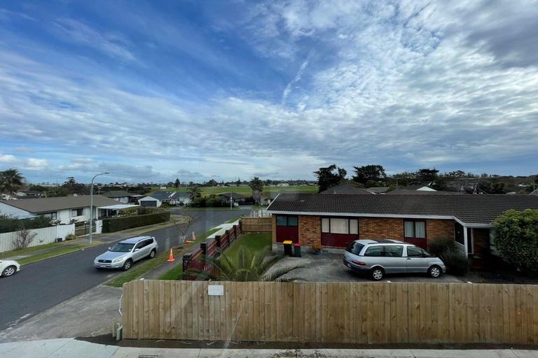 Photo of property in 3a De Quincey Terrace, Highland Park, Auckland, 2010