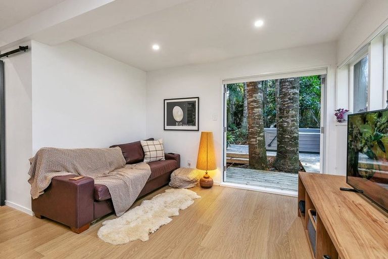 Photo of property in 186c Woodlands Park Road, Titirangi, Auckland, 0604