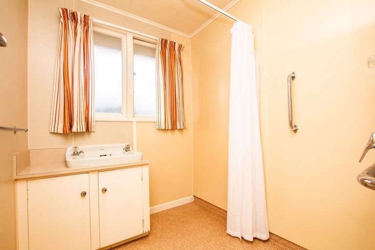 Photo of property in 326 Great North Road, Winton, 9720