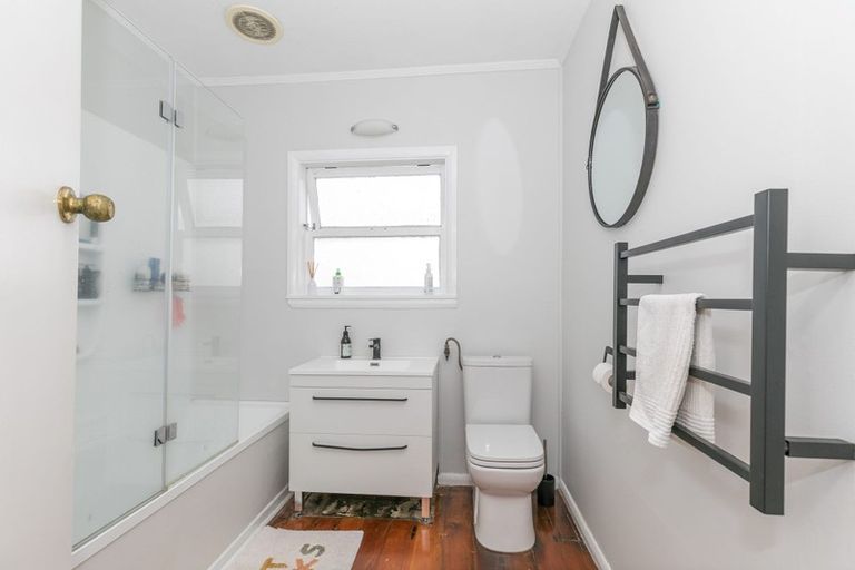 Photo of property in 67 Lake Crescent, Hamilton Lake, Hamilton, 3204