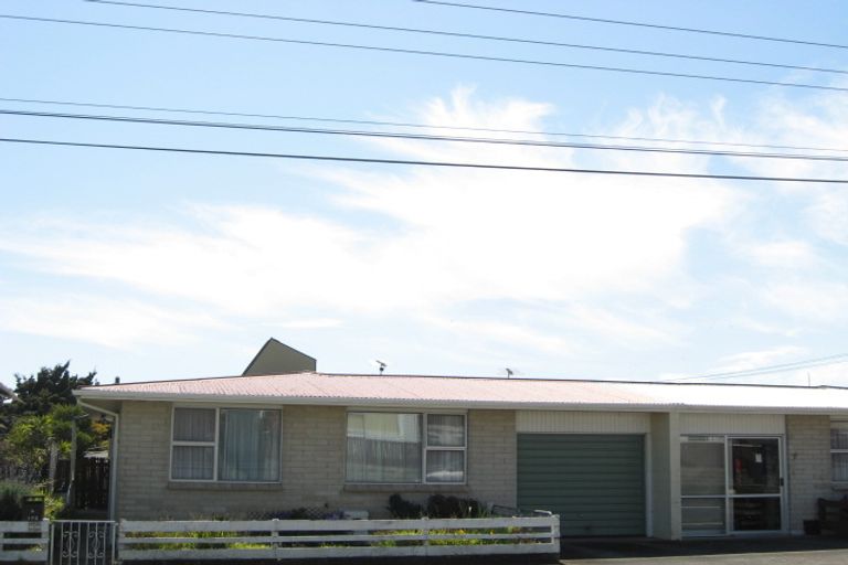 Photo of property in 2/123 Lemon Street, New Plymouth, 4312