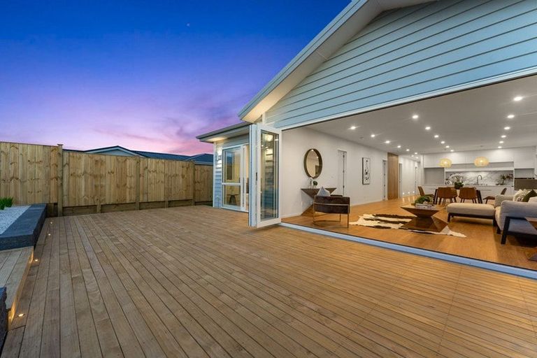 Photo of property in 113 Mutetai Road, Clarks Beach, 2122