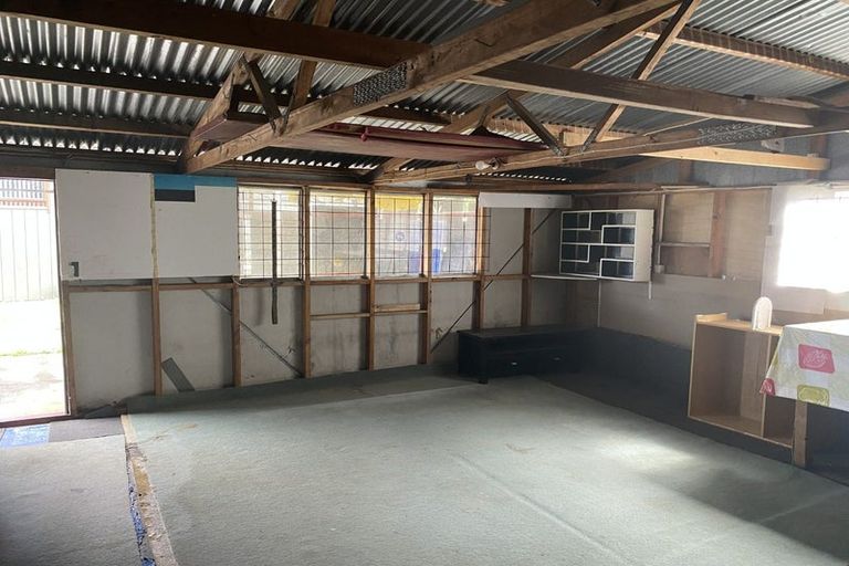 Photo of property in 8 Freyberg Avenue, Papatoetoe, Auckland, 2104