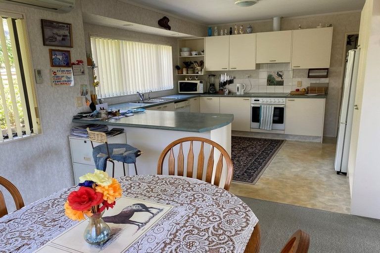 Photo of property in 35 Yorke Road, Haruru, 0204