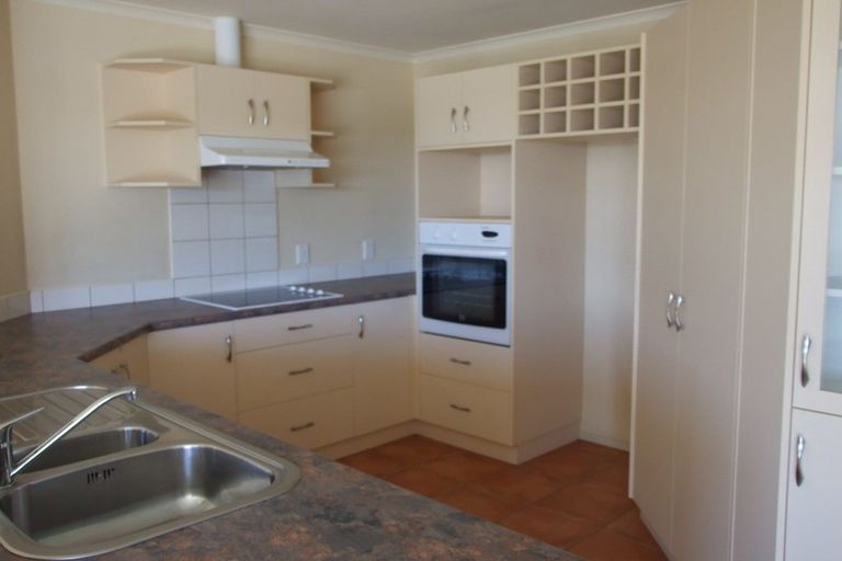 Photo of property in 64 Ruapehu Drive, Fitzherbert, Palmerston North, 4410