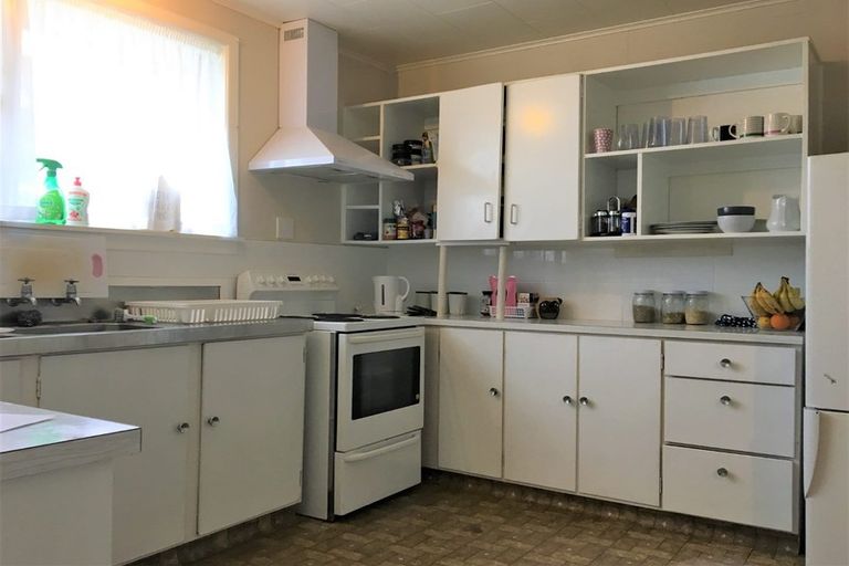 Photo of property in 4 Duke Place, New Plymouth, 4310