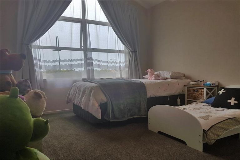 Photo of property in 33 Savona Drive, Flat Bush, Auckland, 2016