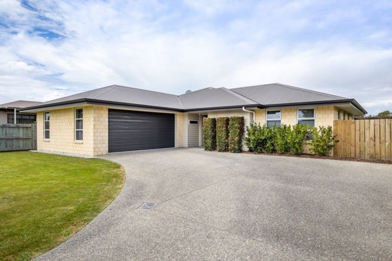 Photo of property in 8 Kitakita Grove, Motueka, 7120