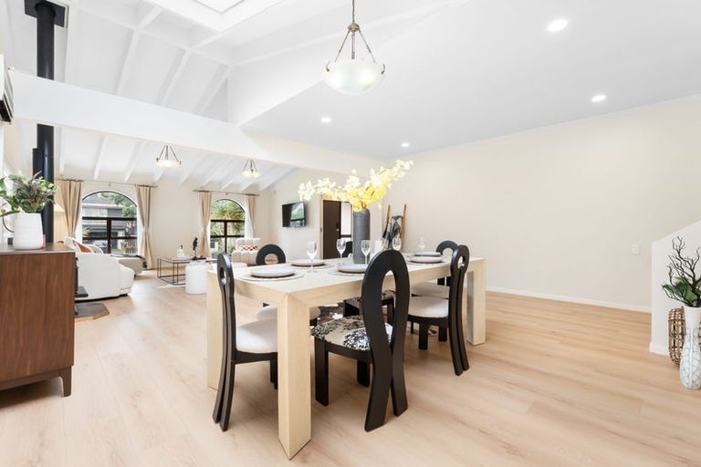 Photo of property in 31 Stranolar Drive, Mount Roskill, Auckland, 1041