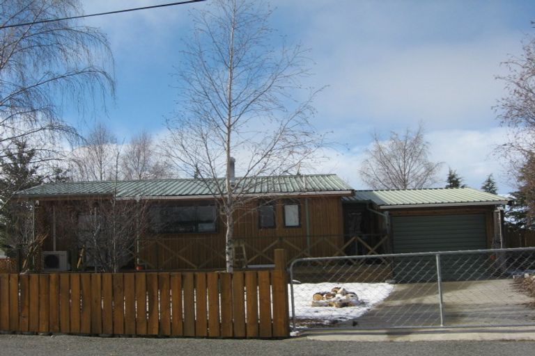 Photo of property in 10 Glencairn Road, Twizel, 7901