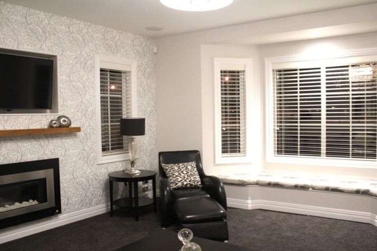 Photo of property in 6 Kaipakopako Road, Paraite, New Plymouth, 4373