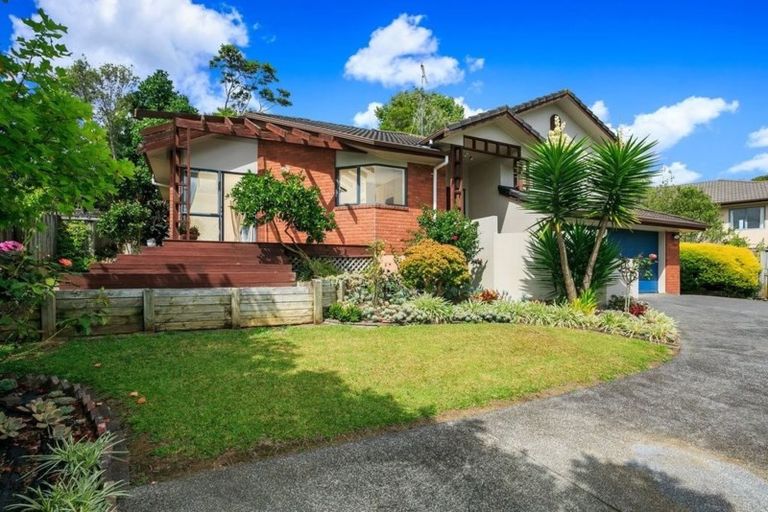 Photo of property in 16 Phoebe Meikle Place, Torbay, Auckland, 0630