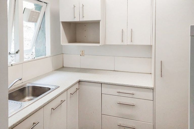 Photo of property in 1/29 Waiapu Road, Kelburn, Wellington, 6012