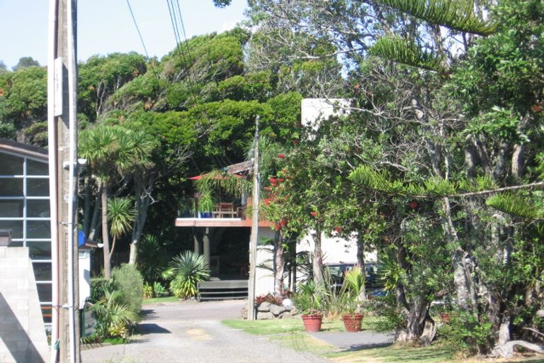 Photo of property in 47 Masterton Road, Rothesay Bay, Auckland, 0630