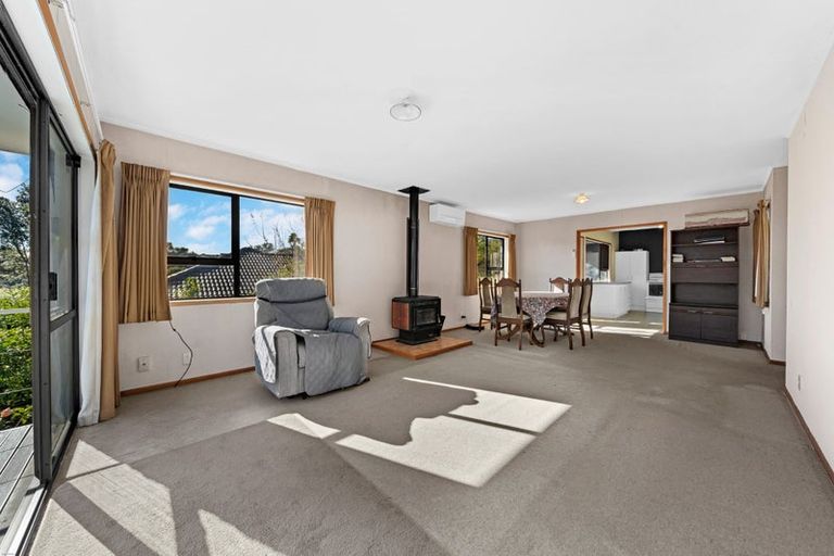 Photo of property in 26 Millbrook Road, Henderson, Auckland, 0612