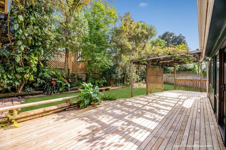 Photo of property in 42 John Dee Crescent, Red Beach, 0932