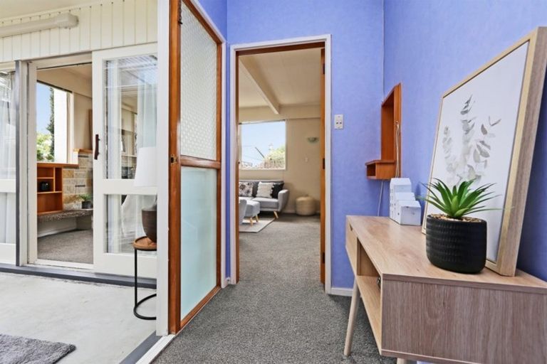 Photo of property in 2 Holyrood Street, Taradale, Napier, 4112