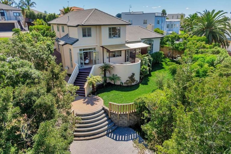 Photo of property in 11 Caversham Drive, Torbay, Auckland, 0630