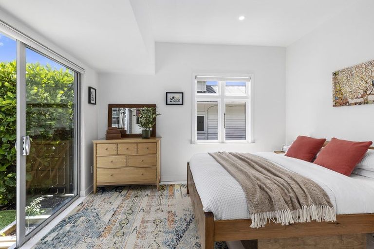 Photo of property in 20 Mantell Street, Seatoun, Wellington, 6022