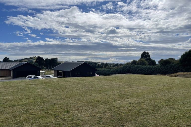 Photo of property in 17 Lochinvar Lane, Acacia Bay, 3385